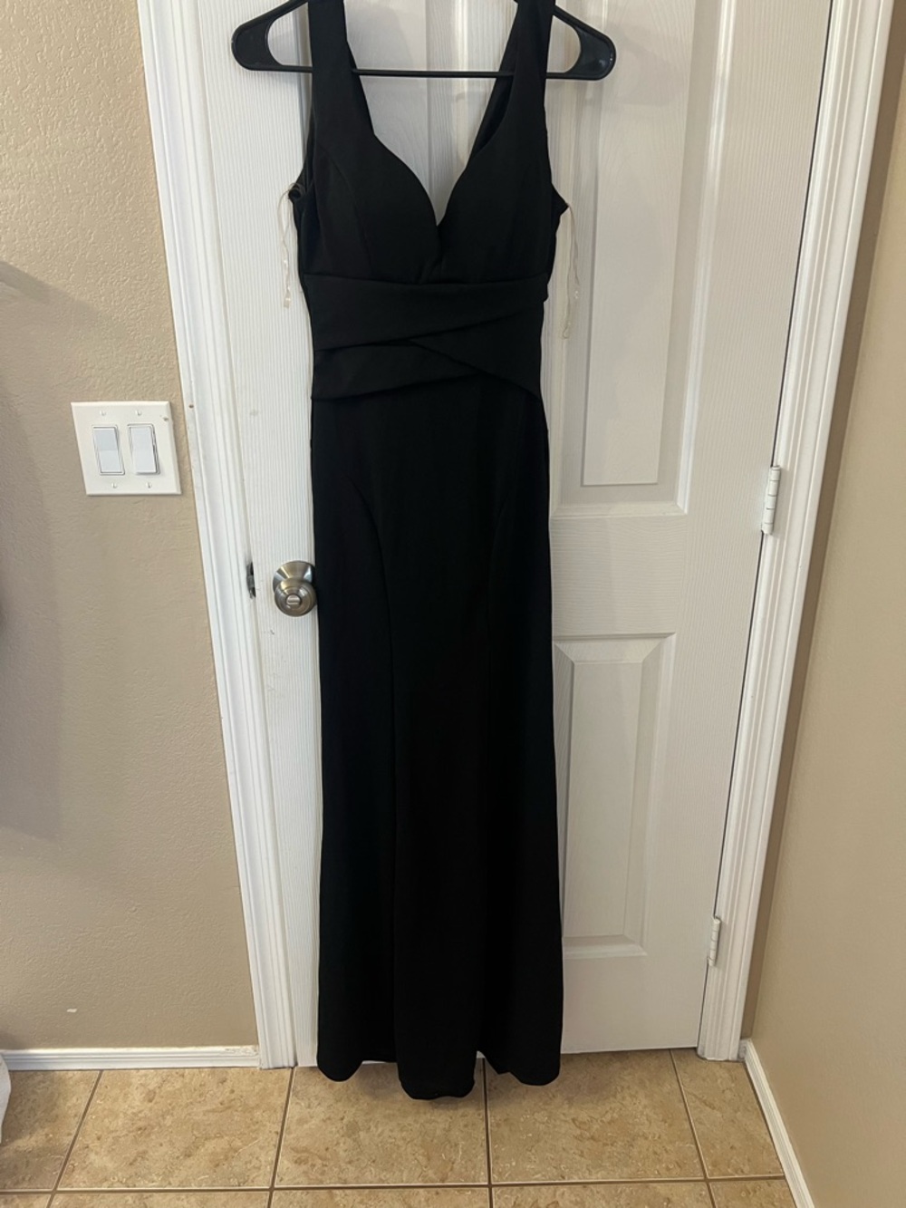 Windsor Black V-Neck Sleeveless Maxi Dress